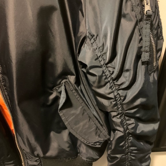 Pacsun OG bomber jacket with lots of zipper pockets - Picture 4 of 4